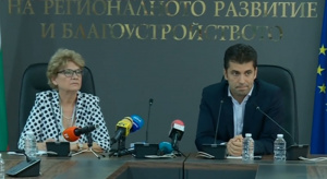 Министрите Комитова и Петков със съвместен брифинг за "Автомагистрали"