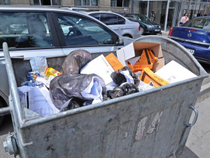 Откриха труп на бебе в кофа за боклук в София, има задържан