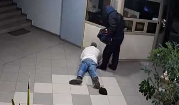 Съдът в Пловдив удари дъното! Вижте как зверски бияч трепе възрастен мъж, а накрая се отървава с глоба 1500 лева