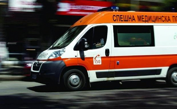 Един загинал и трима ранени в тежко ПТП край Бургас