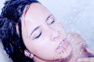 Внимание! Студеният душ през лятото може да доведе до инсулт при хора със съдови заболявания
