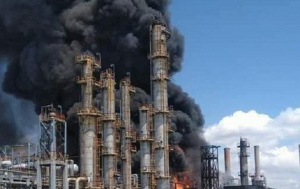 Напълно е потушен пожарът в румънската рафинерия "Петромидия"