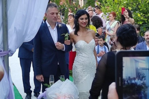 Ники Дойнов вдигна тежка сватба във винарна, гостите получиха страхотни дарове СНИМКА