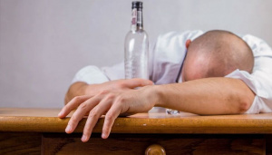 10 турци починаха, след като пиха менте алкохол от България, още доста са в критично състояние