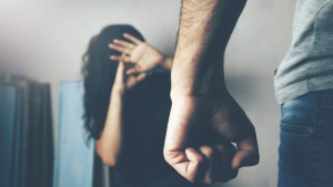 Ядосан съпруг би жена си до смърт в Пловдив