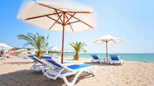 Вижте кои плажове предлагат безплатни чадъри и шезлонги