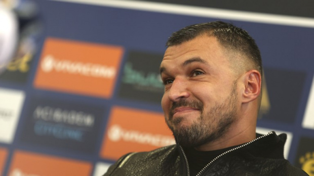 Футболистите на Левки искат Валери Божинов да се откаже от футбола