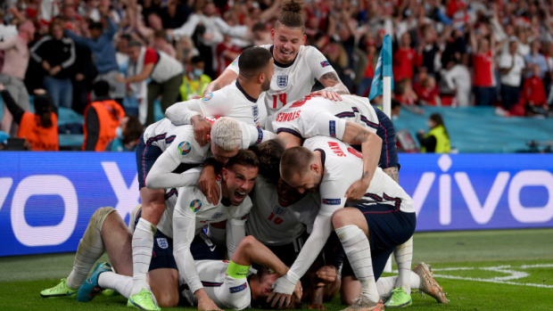 Смешна дузпа срещу Дания хвърли Англия в делириум и прати Трите лъва на финала