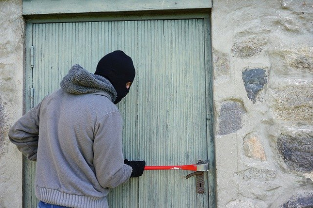 Хванаха българи тарашили частни домове в Испания