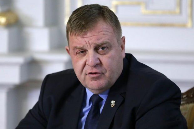 Каракачанов опроверга военния министър: Нито едно от твърденията му не е вярно!
