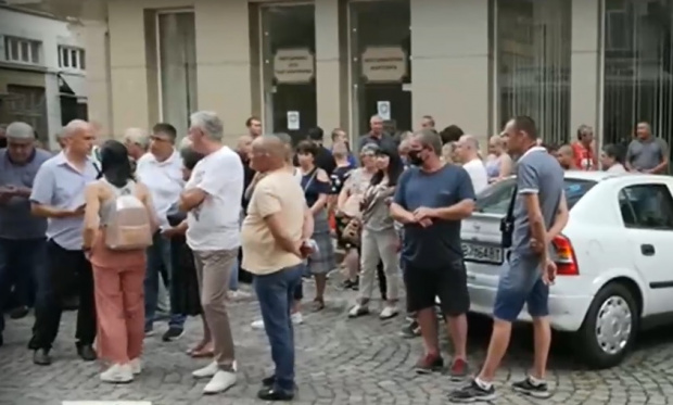 Демонстрация на симпатизанти на ГЕРБ в Пловдив, от Кюстендил и Шумен обвиниха властта в полицейски произвол и репресии