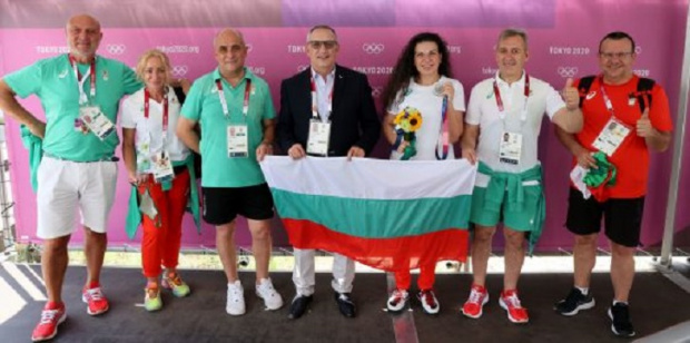 Антоанета Костадинова с първи олимпийски медал за България