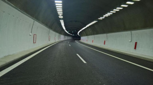 Повреда в осветлението на тунел "Железница" на пътя Благоевград - Симитли