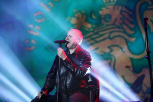 Слави Трифонов с интересен музикален пост във вихъра на парламентарната криза, която забърка