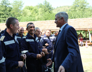Премиерът Янев към пожарникарите: Дължим Ви дълбока благодарност