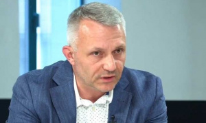 Хаджигенов иска незабавни разговори със Слави, след като Радев връчи третия мандат