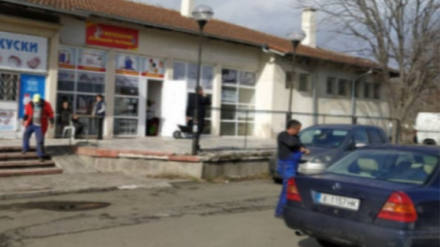 Заради безводие: Жители на бургаско с. Маринка блокират път