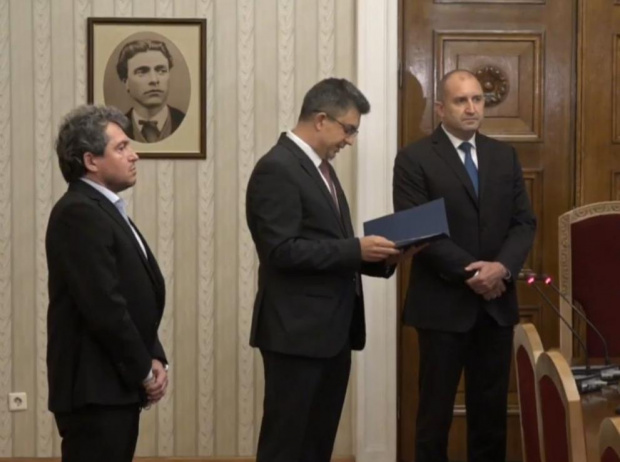 ВИДЕО ИТН върна попълнен мандата за кабинет! Иво Атанасов е номиниран за правосъден министър (ПЪЛЕН СПИСЪК)