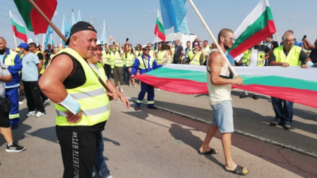 Нови протести на работниците  от частната компания „Автомагистрали - Черно море”