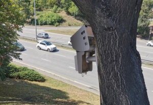 КАТ с нов модел камери! Слагат ги на дърветата, а Waze и Фейсбук не ги ловят