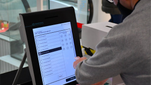 Изборният ден в София започна навреме и без проблеми