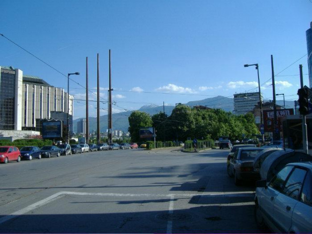 Спорен проект праща туристи на Витоша през центъра на София