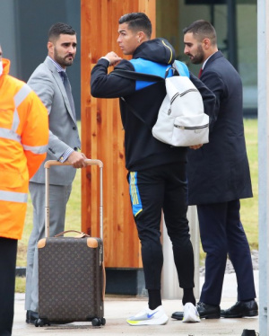 Разследват двама телохранители на Кристиано Роналдо, които са от спецчастите