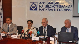 Едрият бизнес скочи срещу финансови мерки на Асен Василев