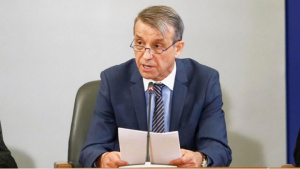 Проф. Костов изригна срещу депутатите: Скудоумието в парламента надделява!