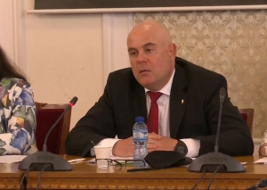 Няма война между прокуратурата и МВР,  заяви Иван Гешев
