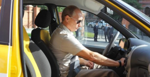 Путин: В началото на 90-те изкарвах пари като таксиметров шофьор с Волга