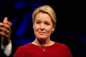 Жена седна на кметския стол в Берлин за пръв път