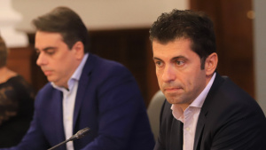 Кирил и Асен с куп разкрития след заседанието на Министерски съвет