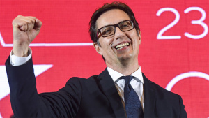 Президентът на С. Македония Пендаровски ни оплю: Имитират Гърция, казват, че до 1944 сме били българи