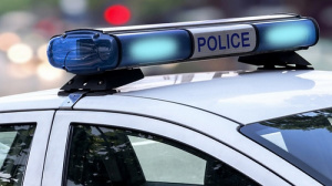 Кола се вряза в магазин за автомобили в Пловдив, шофьорът избяга