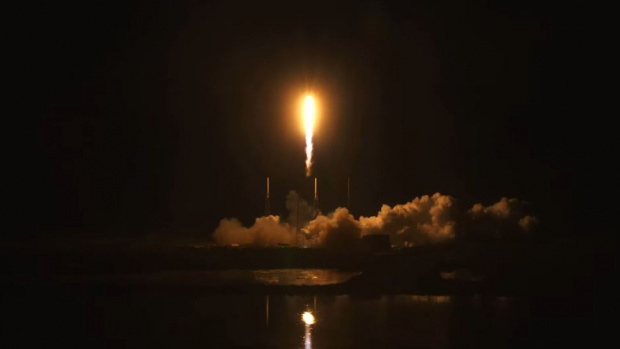 СпейсЕкс счупи годишния си рекорд! Ракета Фалкън 9 изведе в космоса спътници БлекСкай и Старлинк