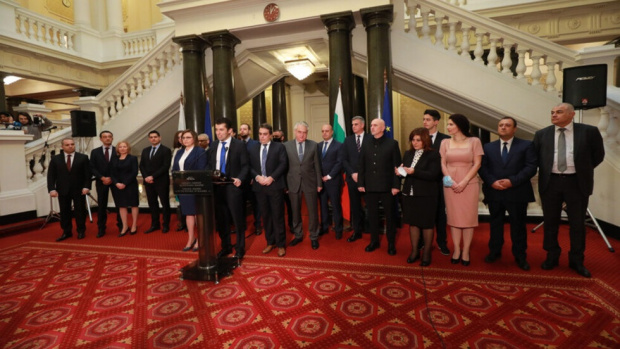 Най-сетне! България има редовен кабинет: Вижте пълен списък с членовете на новото правителство