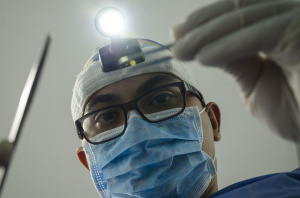 Зъботехници алармират: НЗОК не изпълнява решението за безплатна зъбна протеза