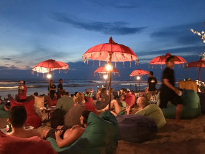 Остров Бали отново е отворен за туристи