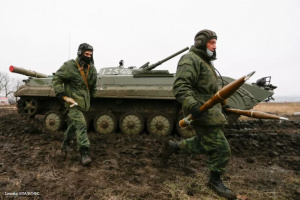 Киев укрепва отбраната си, Москва започва нови учения