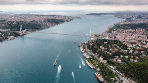Турция затвори Босфора и Дараданелите за руски военни кораби към Черно море