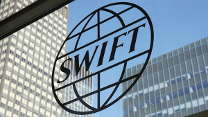 Какво е SWIFT и може ли Западът да "замрази" Русия извън международните плащания