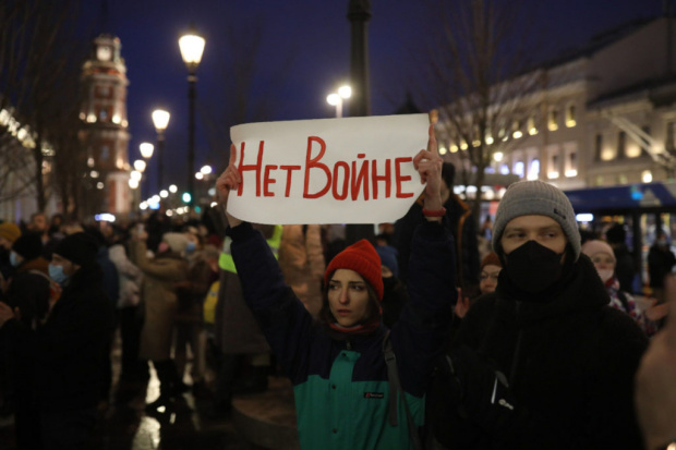 400 арестувани в Русия по време на нови протести срещу руската инвазия в Украйна