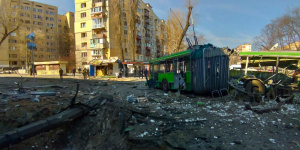Руски ракети убиха цивилни в жилищен блок в Киев и поразиха тролейбус! Братя Кличко с ВИДЕА