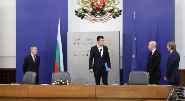 България - пералня за пари на руски олигарси? 7 въпроса за 1 млрд. долара
