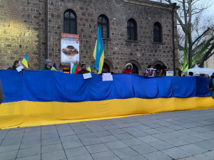 Мирно шествие в подкрепа на Украйна събира хора в центъра на София