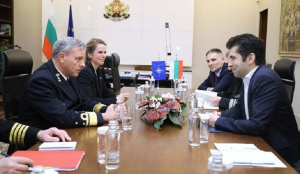 Премиерът Петков и адм. Бауер обсъдиха укрепване на Източния фланг от НАТО