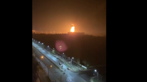 Голям пожар обхвана основен руски петролен склад в Брянск (ВИДЕО)