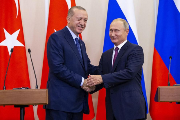 Politico: Каква е целта на Ердоган като го играе посредник между Русия и Украйна?