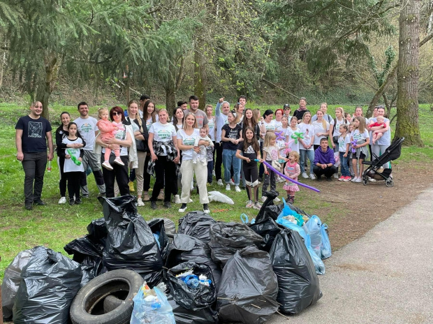 30 жени и деца от Украйна изчистиха боклуците в благоевградския парк Бачиново